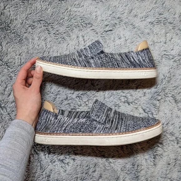 UGG Australia Sammy Slip On Shoes Gray Flats Black White Shoes Size 7.5 - Picture 2 of 9